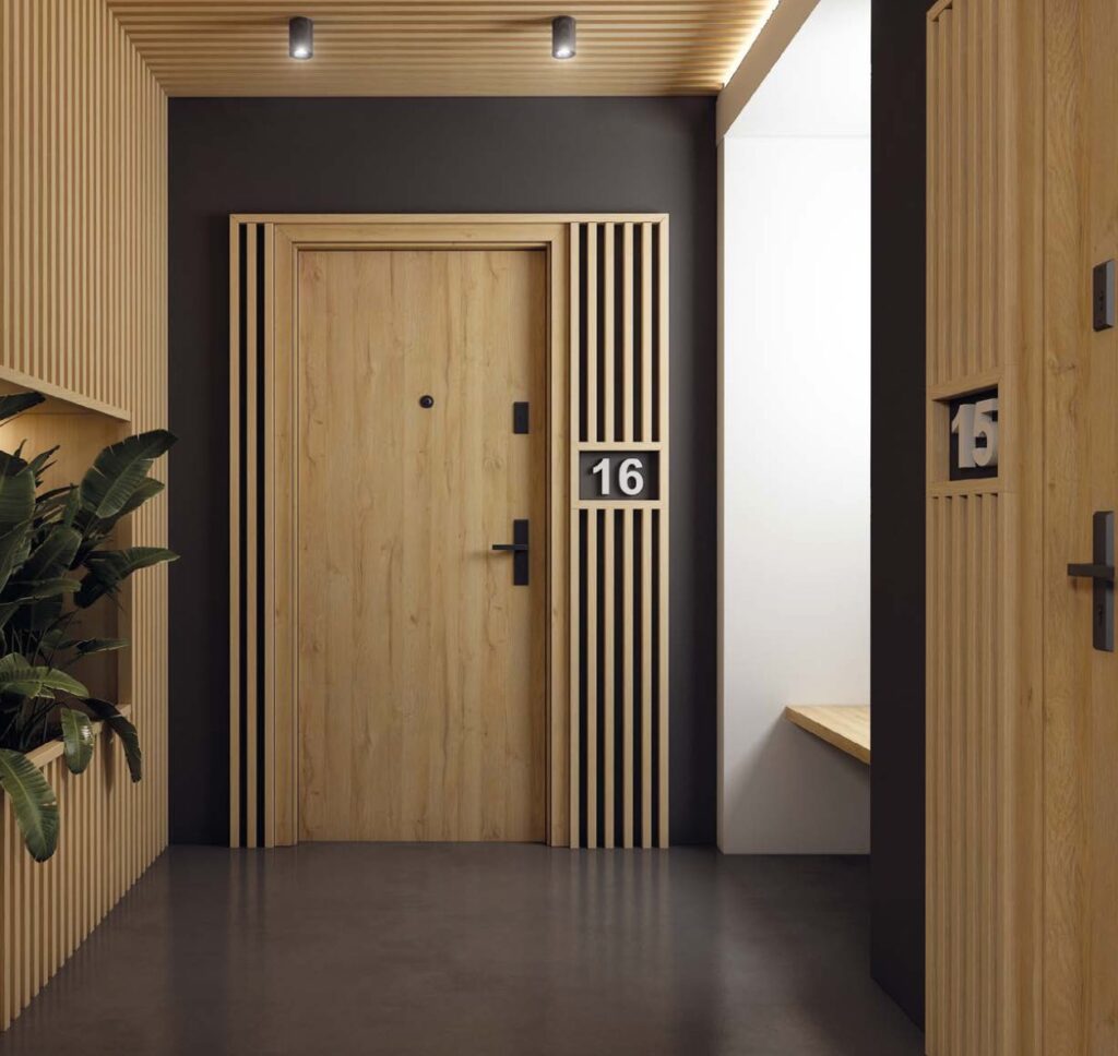 USA DE INTRARE INTERIOARA PLINA